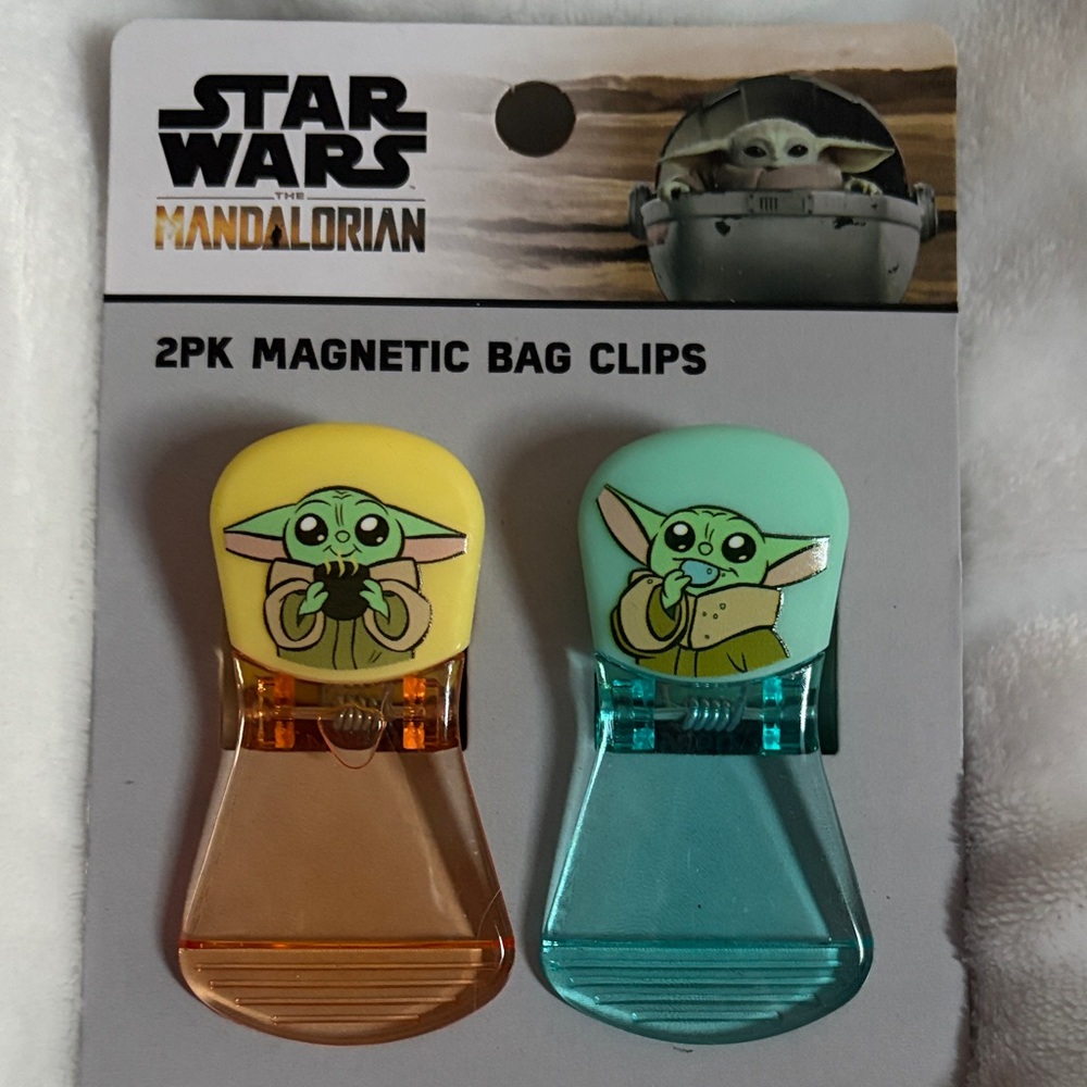 4/$20 bundle Mandalorian Star Wars baby yoda Magnetic Bag Clips